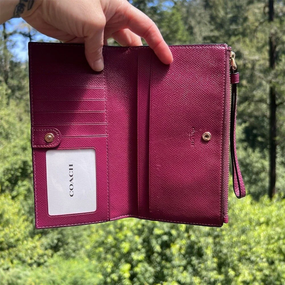 COACH Phone Wallet Wristlet Clutch Purple Pebble Leather Gold Hardware AUTHENTIC
